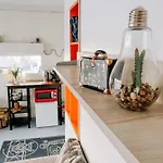Cozy Floating House With Sauna 보트호텔 *