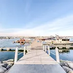 보트호텔 Cozy Floating House With Sauna *