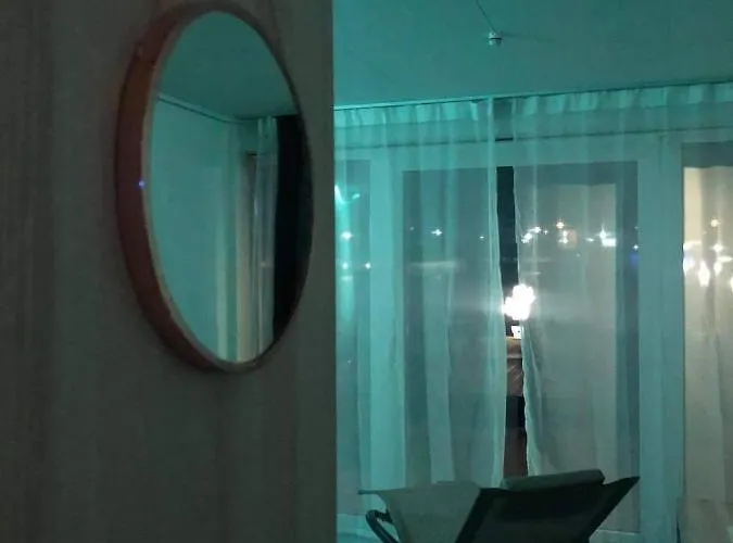 Hotel en barco Cozy Floating House With Sauna