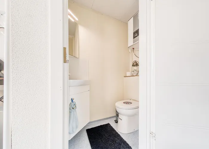 Cozy Floating House With Sauna