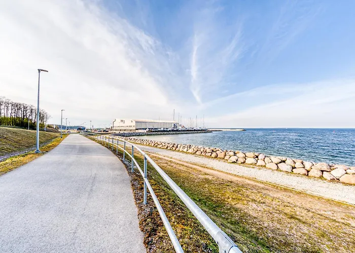 Cozy Floating House With Sauna Tallin
