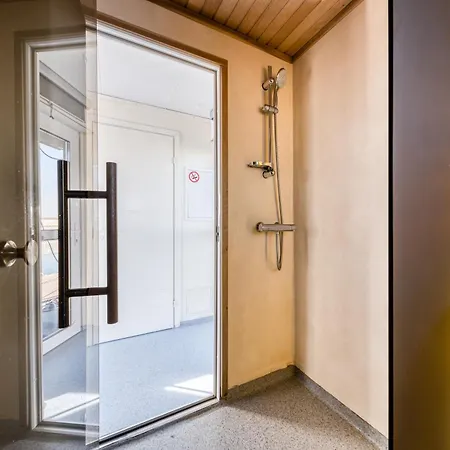 Cozy Floating House With Sauna ספינת מלון *