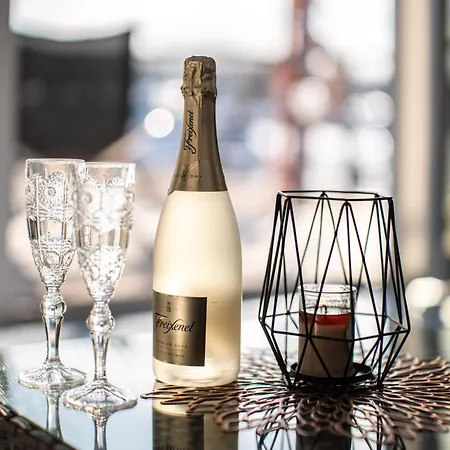 Cozy Floating House With Sauna ספינת מלון *