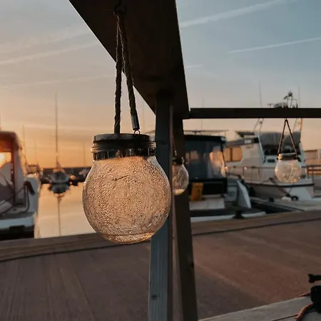 Cozy Floating House With Sauna Båthotell Tallinn